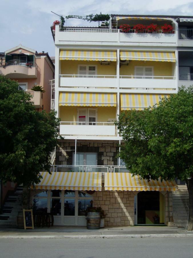 Apartments And Rooms Niksa Podgora Εξωτερικό φωτογραφία