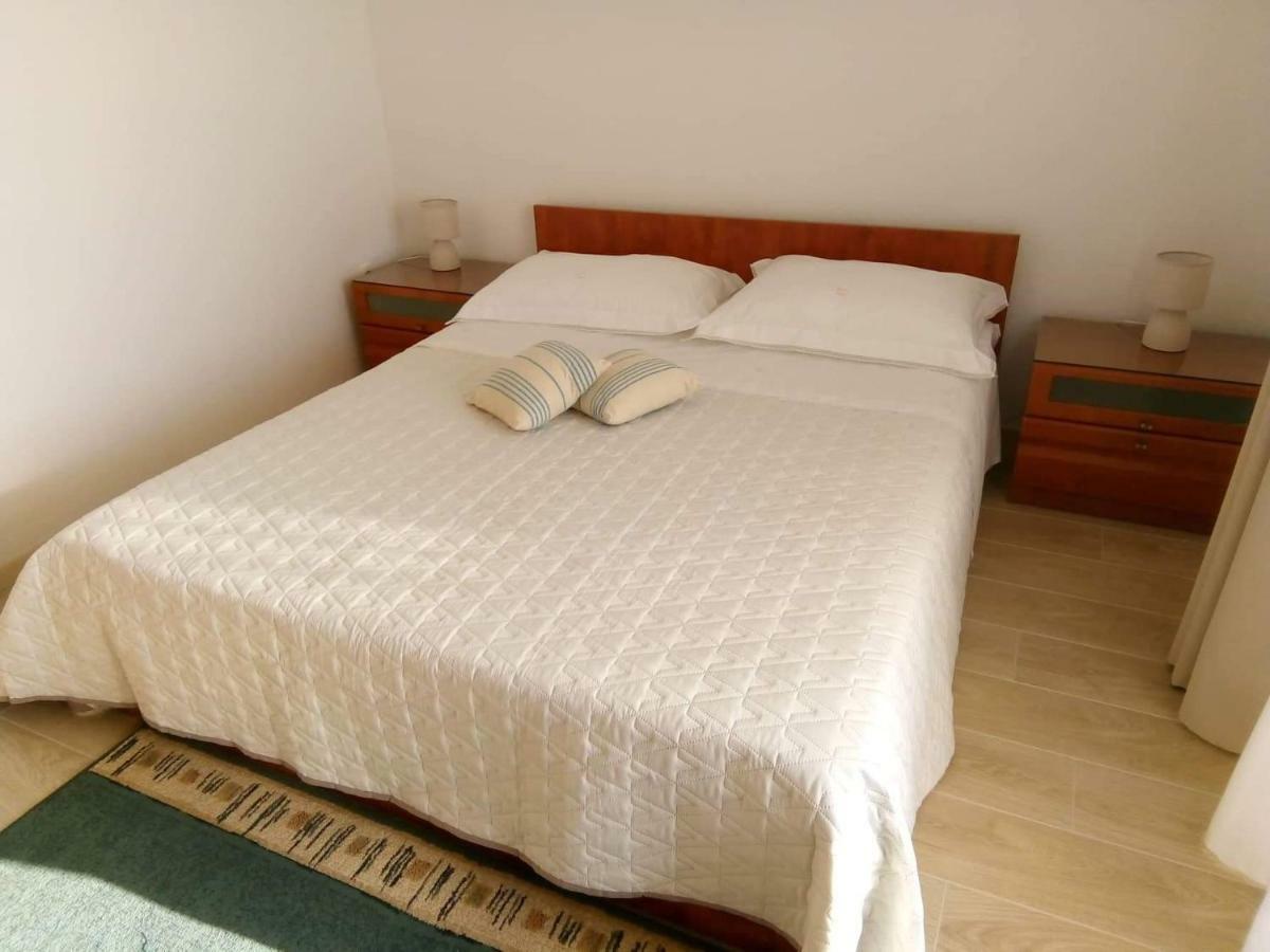 Apartments And Rooms Niksa Podgora Εξωτερικό φωτογραφία