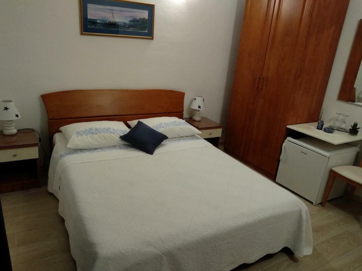 Apartments And Rooms Niksa Podgora Εξωτερικό φωτογραφία