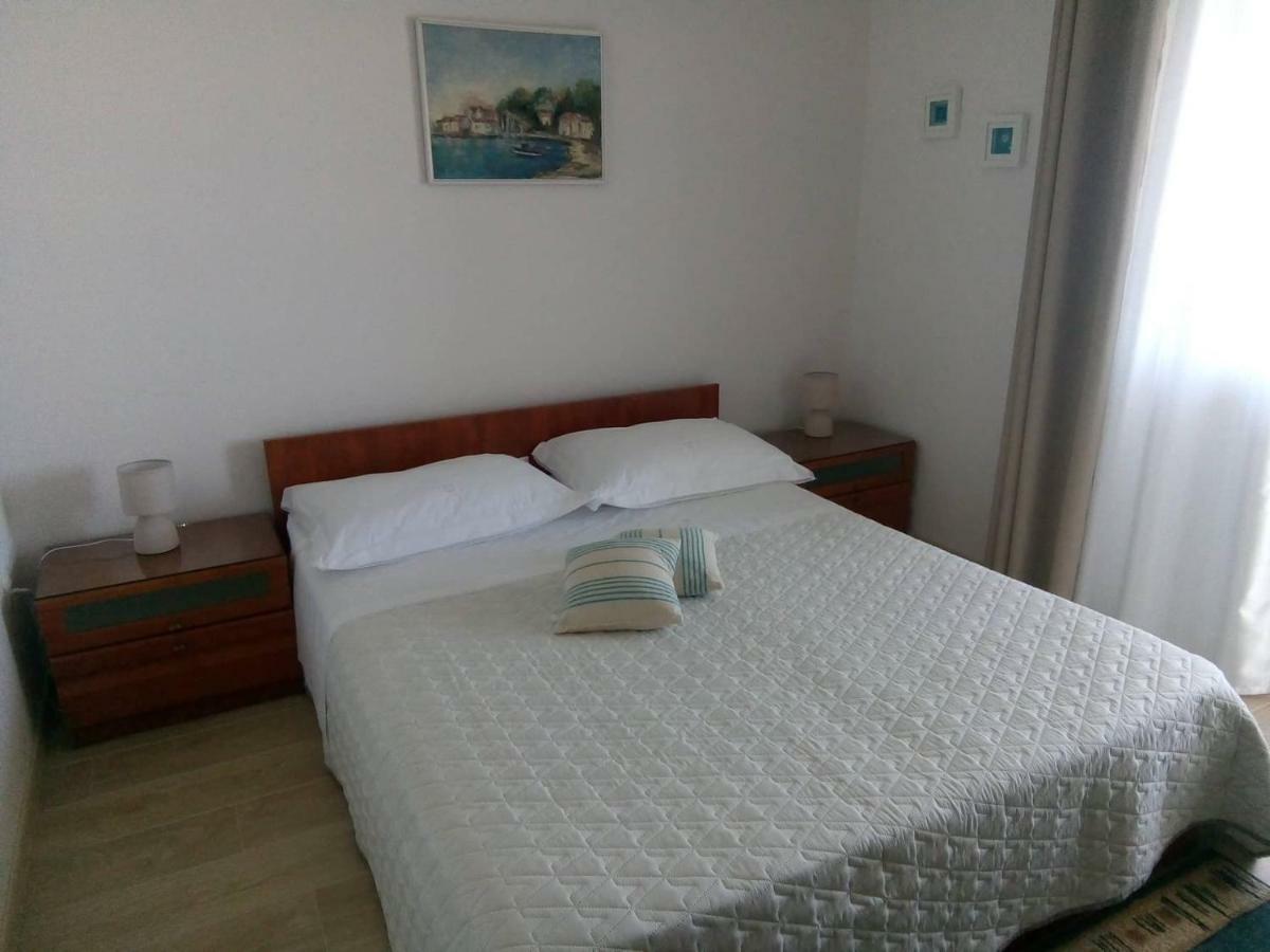 Apartments And Rooms Niksa Podgora Εξωτερικό φωτογραφία