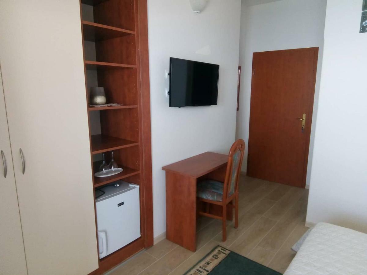 Apartments And Rooms Niksa Podgora Εξωτερικό φωτογραφία