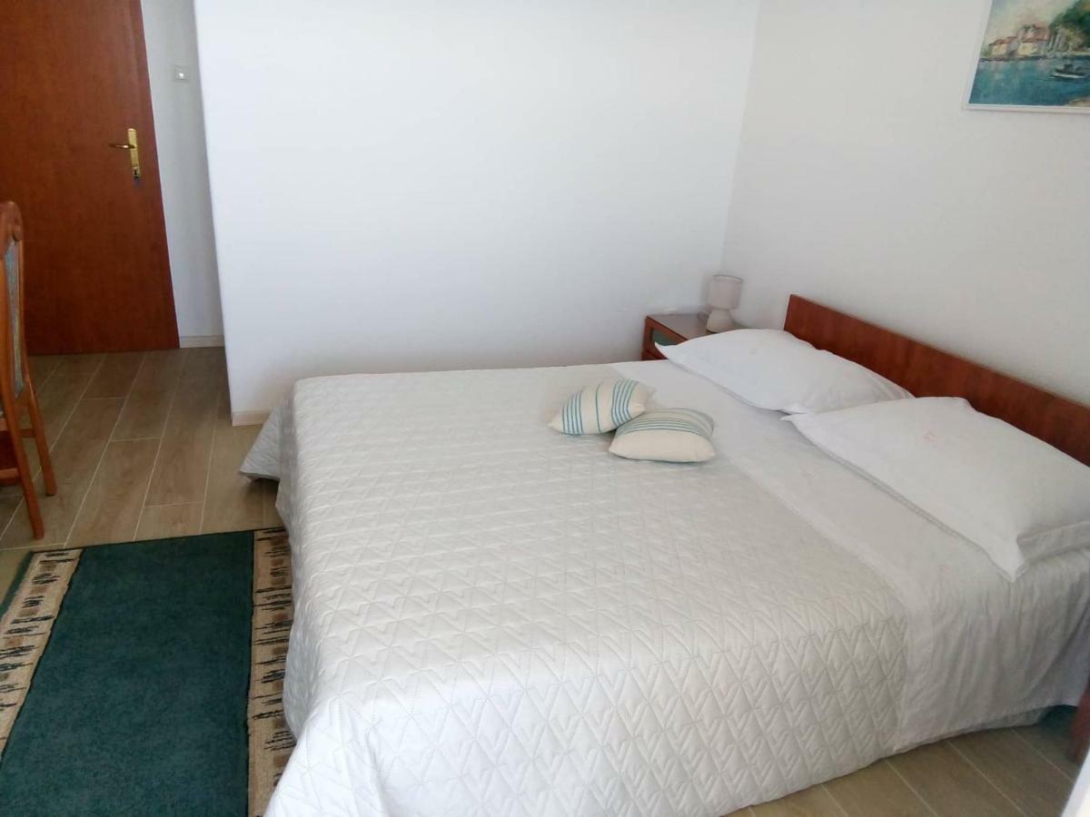 Apartments And Rooms Niksa Podgora Εξωτερικό φωτογραφία