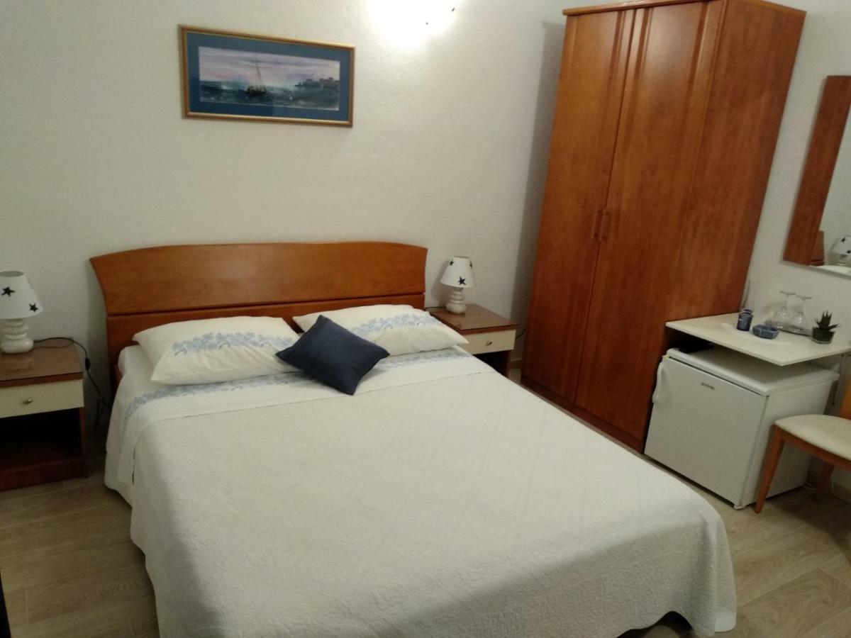 Apartments And Rooms Niksa Podgora Εξωτερικό φωτογραφία